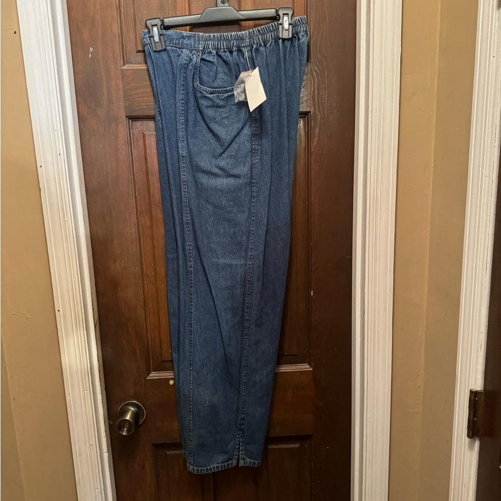 Women’s Blue Cathy Daniel’s Medium Pull On Stretch Short Pants NEW